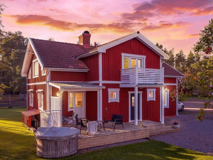 6 rok · 170 m² · Alderharsvägen 4