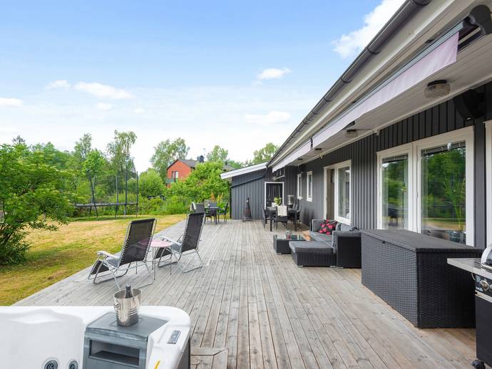 6 rok · 150 m² · Norra Mörtviksvägen 8
