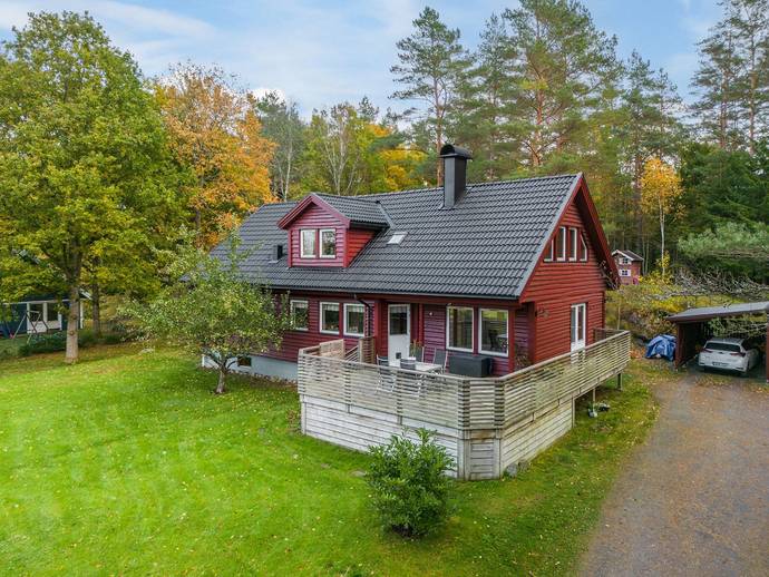 8 rok · 180 m² · Hålan 220