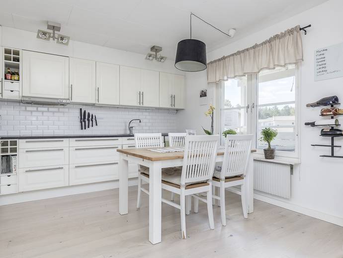 2,5 rok · 61 m² · Jaktvägen 11