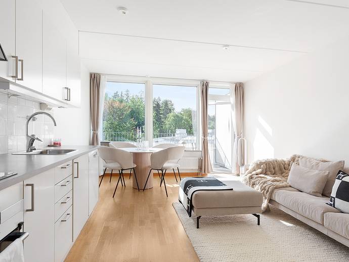 2 rok · 43 m² · Klädesvägen 40, vån 6 av 6