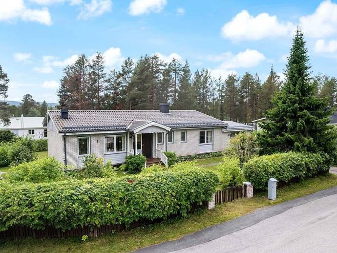 7 rok · 160 m² · Lomgatan 1