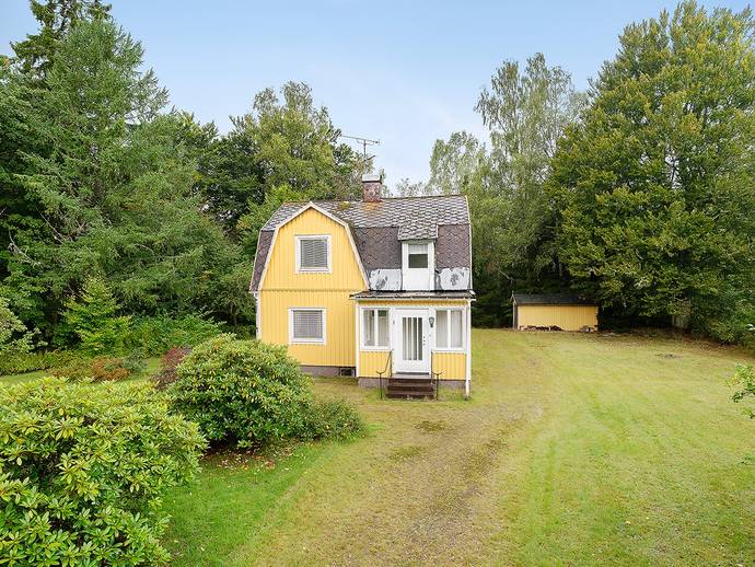 4 rok · 105 m² · Bruksvägen 1