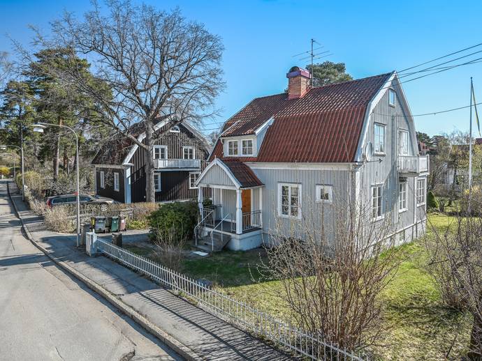 6 rok · 153 m² · Stenhuggarvägen 13