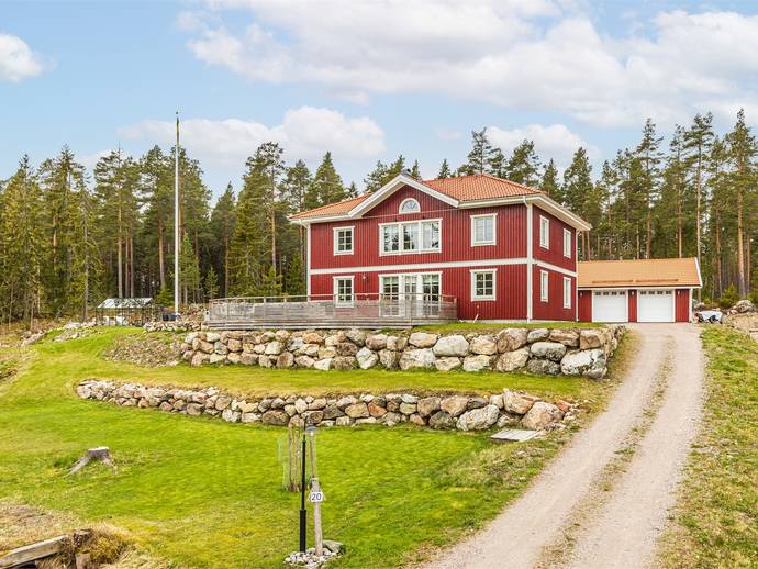 6 rok · 196 m² · Älggräsvägen 20