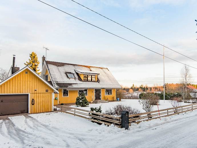 6 rok · 167 m² · Hyttmyravägen 44