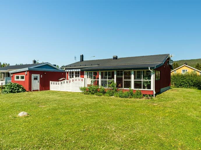 4 rok · 106 m² · Flöjtvägen 1