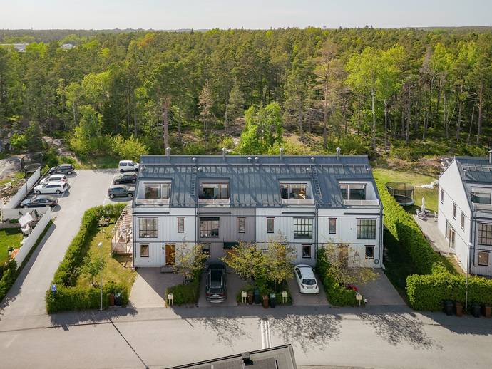 6 rok · 130 m² · Ängsblomsvägen 10