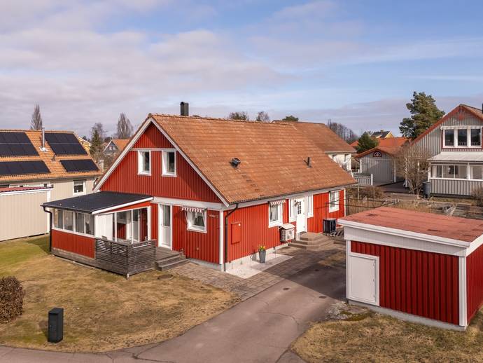 6 rok · 157 m² · Valsvägen 2