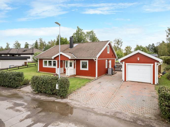 6 rok · 150 m² · Hällbyvägen 41