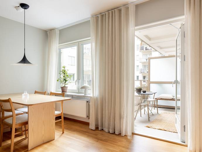 2 rok · 52 m² · Warfvinges väg 3