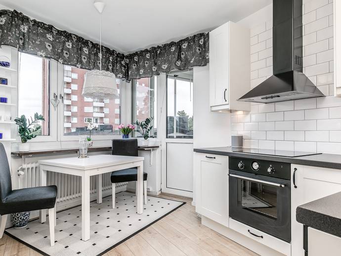 2 rok · 57 m² · Lagmansvägen 29, 2tr