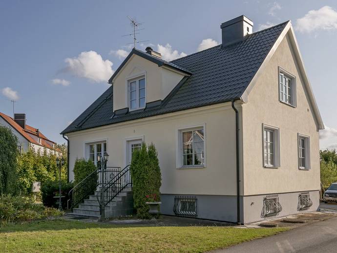 6 rok · 160 m² · Fardhemsvägen 3