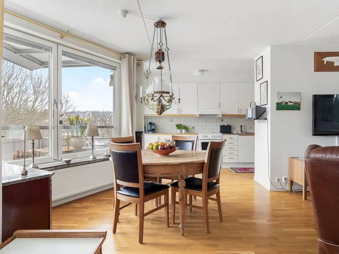 3 rok · 78 m² · Huvudstalundsvägen 12