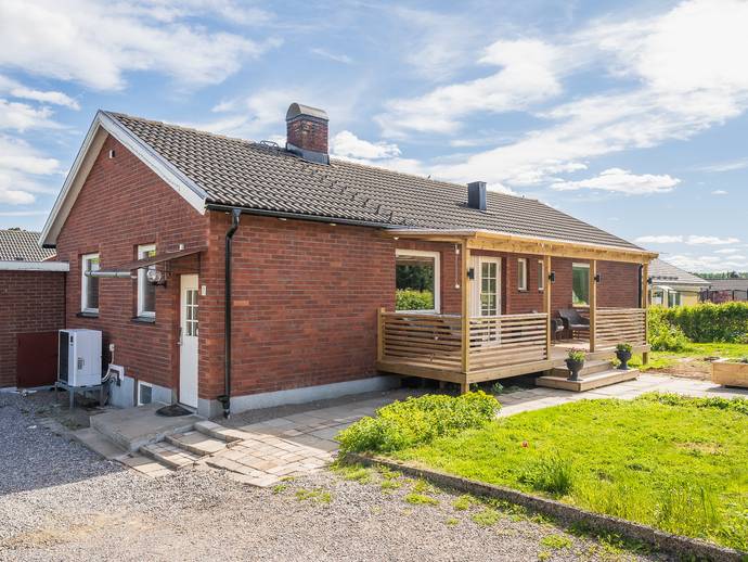 8 rok · 105 m² · Mastvägen 2