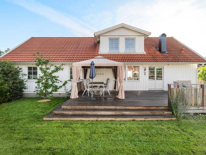 7 rok · 190 m² · Fältspatsvägen 11