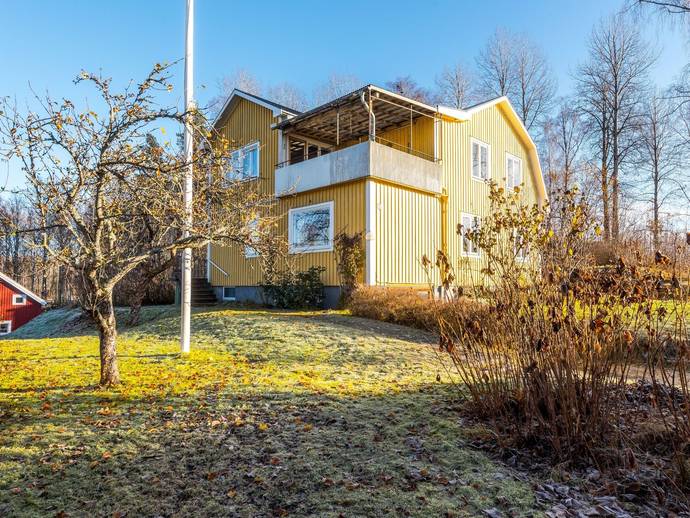 6 rok · 168 m² · Åsens väg 3