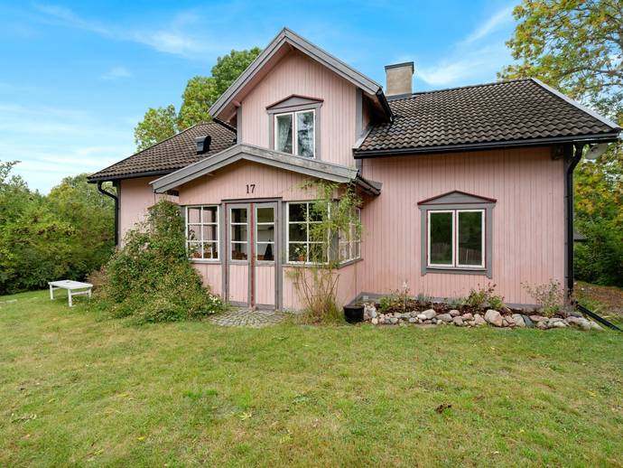 6 rok · 142 m² · Broby 17