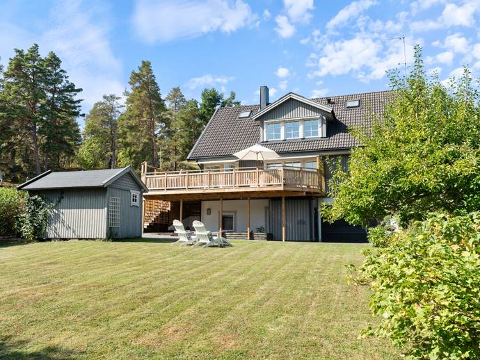 8 rok · 199 m² · Frans Mobergs väg 11