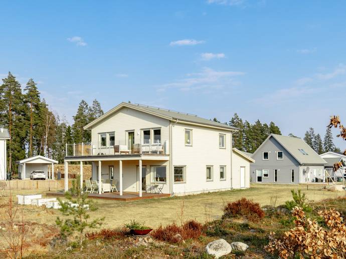 6 rok · 156 m² · Triangelvägen 4