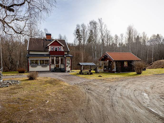 4 rok · 106 m² · Gamla vägen 1