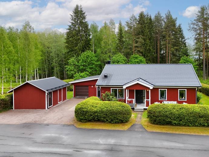 5 rok · 127 m² · Hallsvägen 9