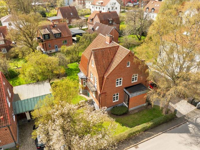 7 rok · 189 m² · Docentgatan 12