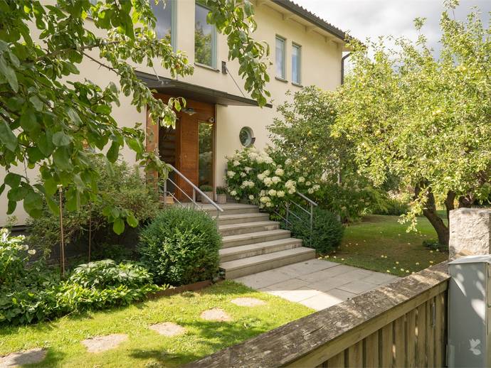 8 rok · 225 m² · Ekorrvägen 1