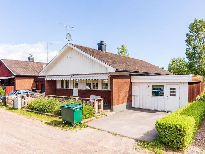9 rok · 122 m² · Magistervägen 3