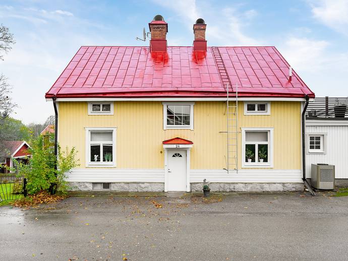 8 rok · 288 m² · Överhärdeåsen 24