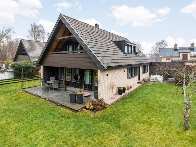 7 rok · 169 m² · Jonsborgsstigen 5