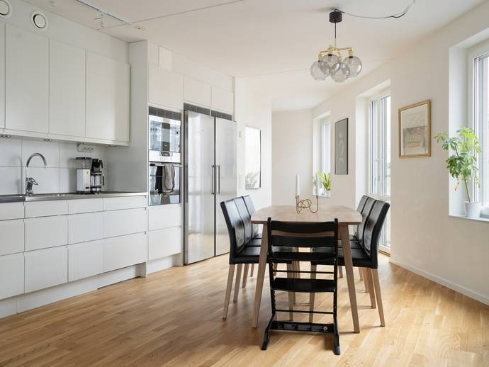 3 rok · 84 m² · Warfvinges väg 23
