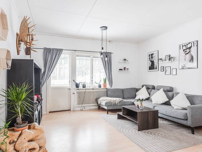 3 rok · 102 m² · Nedansjövägen 15