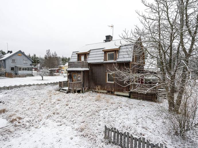 5 rok · 142 m² · Dombäcksövägen 12