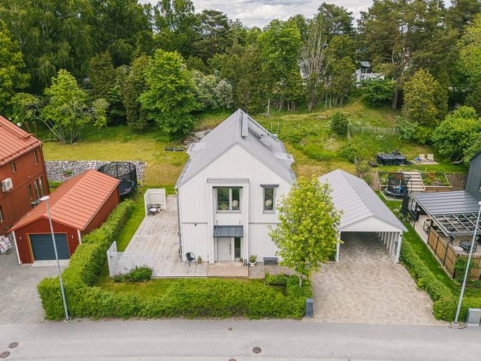 6 rok · 156 m² · Vassvägen 11