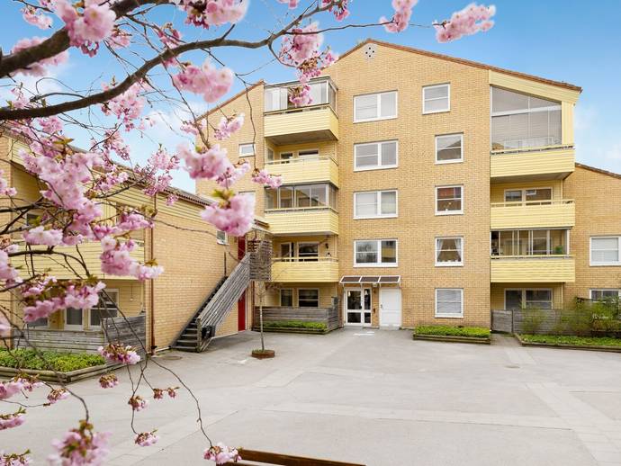 1 rok · 49,3 m² · Bergaparksvägen 6