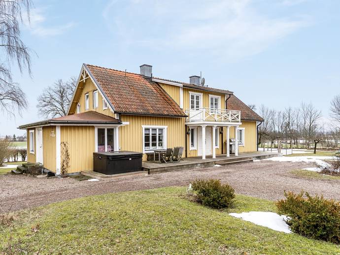 6 rok · 160 m² · Håckla 1
