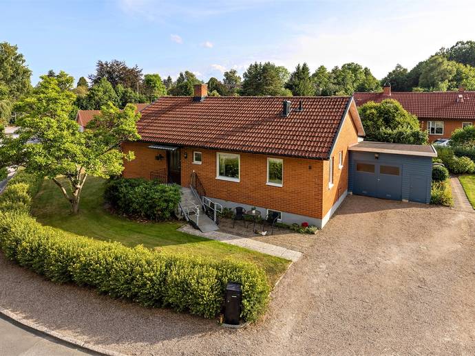 4 rok · 96 m² · Backavägen 3