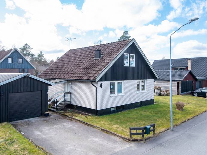6 rok · 121 m² · Mandelblomsvägen 4