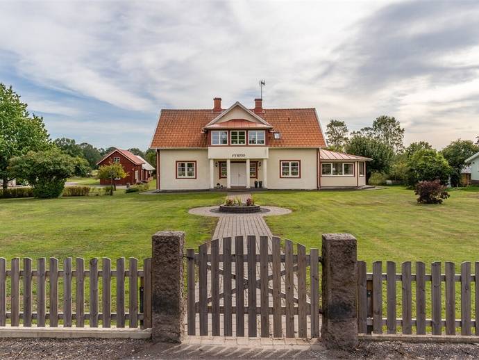 6 rok · 182 m² · Stora vägen 40
