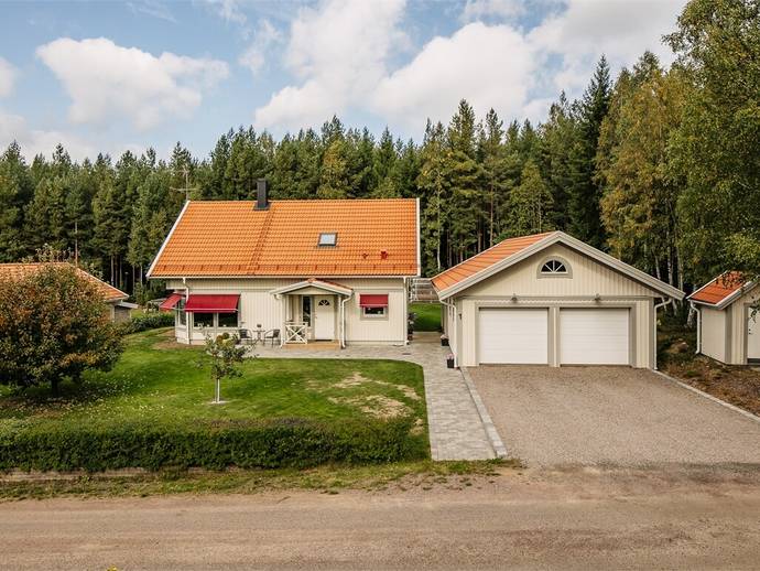 6 rok · 151 m² · Åkleby Ulvåsen 1