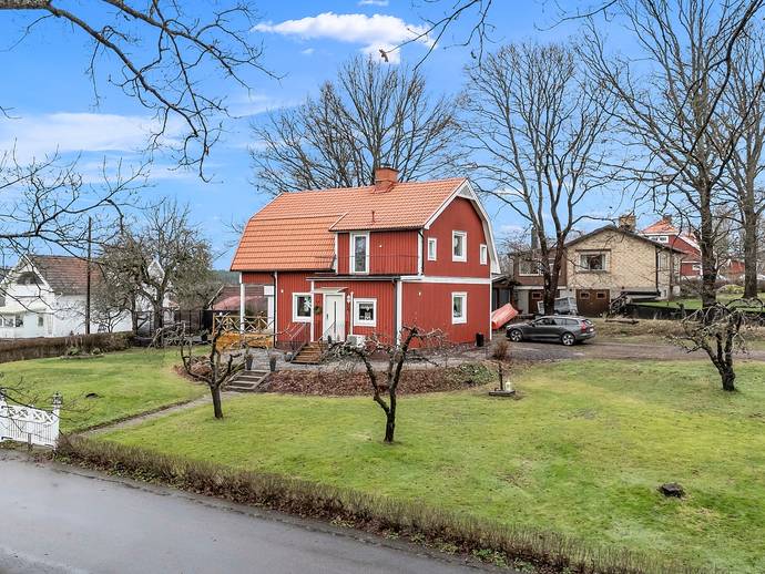 3 rok · 125 m² · Ekvägen 1