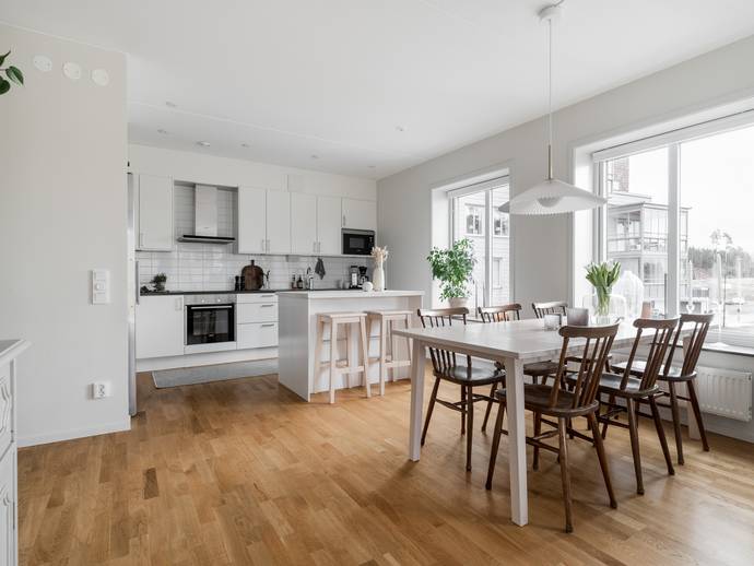 3 rok · 91 m² · Västra Hällstorpsvägen 39