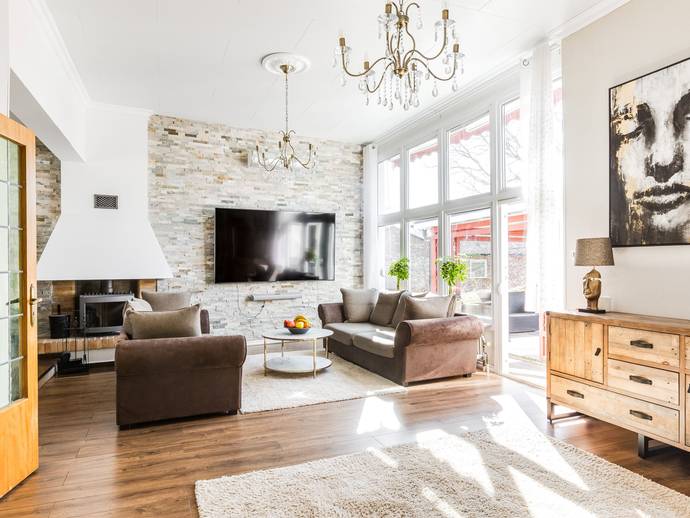 6 rok · 173 m² · Holstens väg 17