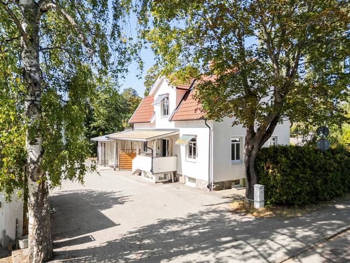8 rok · 169 m² · Bällstavägen 171