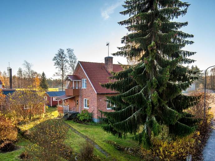 3 rok · 107 m² · Länsmansvägen 1