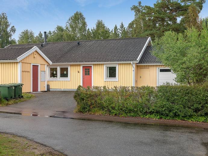 3 rok · 74 m² · Algatan 8