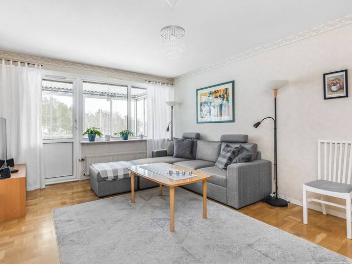 3 rok · 74,2 m² · Flodins väg 8