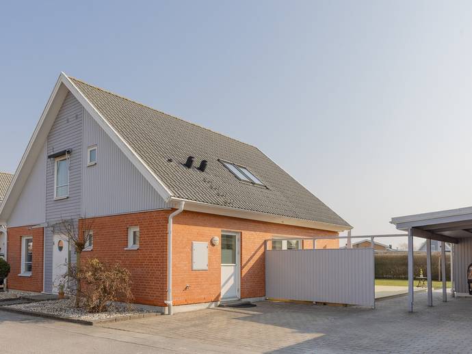 6 rok · 151 m² · Metallvägen 7