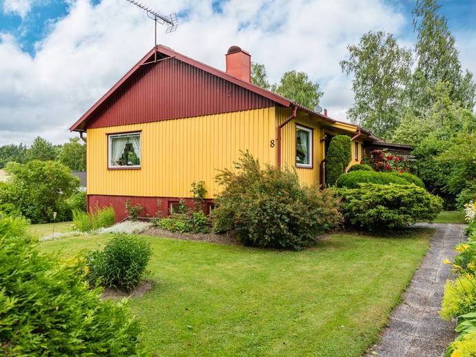 6 rok · 93 m² · Floravägen 8